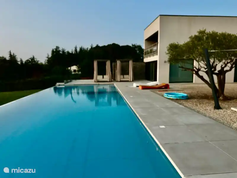 Acheter une location de vacances France, Ardèche, Beaulieu (Ardèche) – villa Les Cubes Acheter une location de vacances France, Ardèche, Beaulieu (Ardèche) – villa Les Cubes