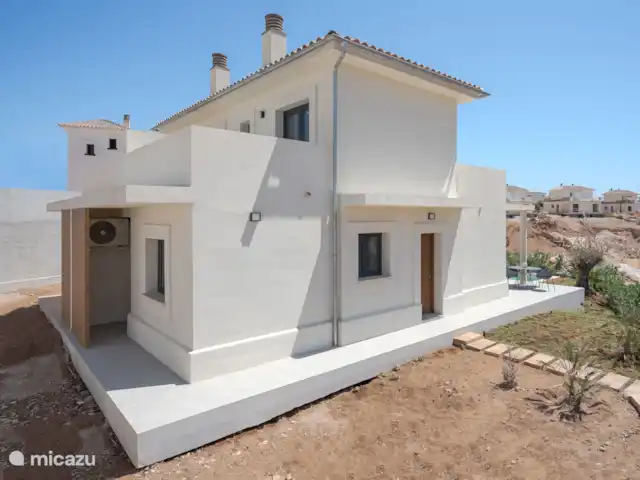 Comprar una casa paredada en España, Mallorca, Cala Romántica - Villa de nueva construcción con techo 2 bajo 1