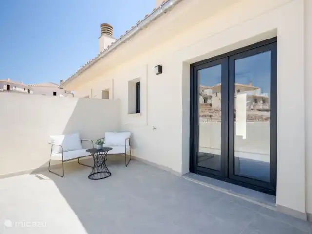 Comprar una casa paredada en España, Mallorca, Cala Romántica - Villa de nueva construcción con techo 2 bajo 1
