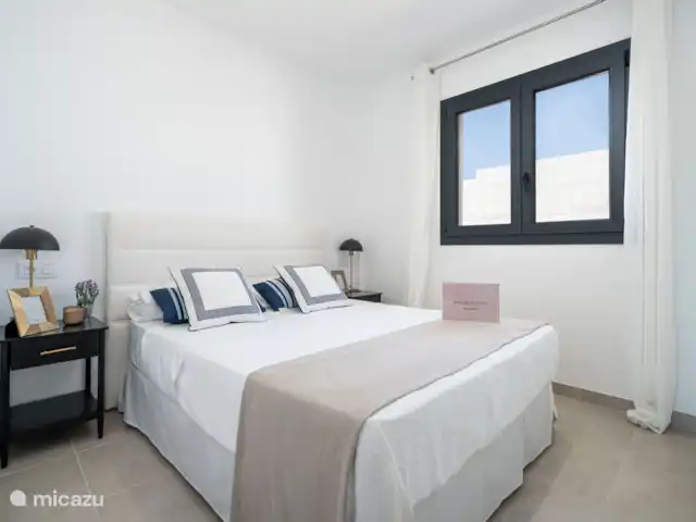 Comprar una casa paredada en España, Mallorca, Cala Romántica - Villa de nueva construcción con techo 2 bajo 1