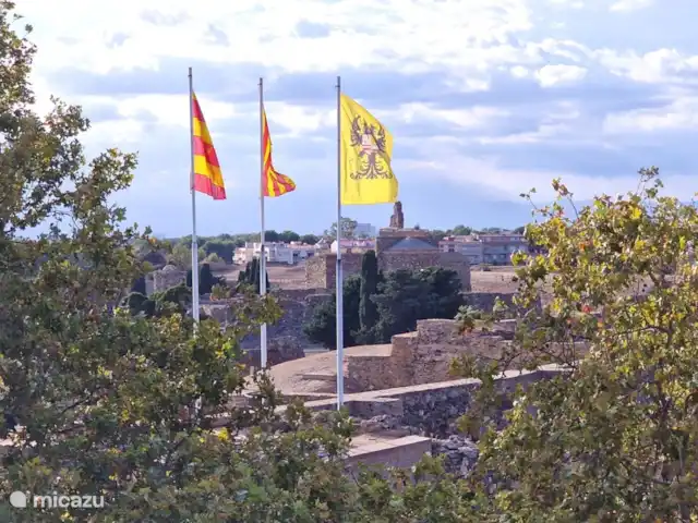 Comprar una penthouse en España, Costa Brava, Roses - Dúplex moderno 250m playa - centro  Vista de la Ciudadela de Roses