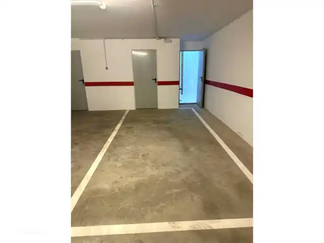 Comprar una penthouse en España, Costa Brava, Roses - Dúplex moderno 250m playa - centro  Plaza de aparcamiento y cobertizo en el garaje debajo del edificio