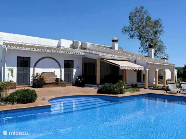 Villa met prachtige ligging kopen in Spanje, Andalusië, Los Romanes - villa