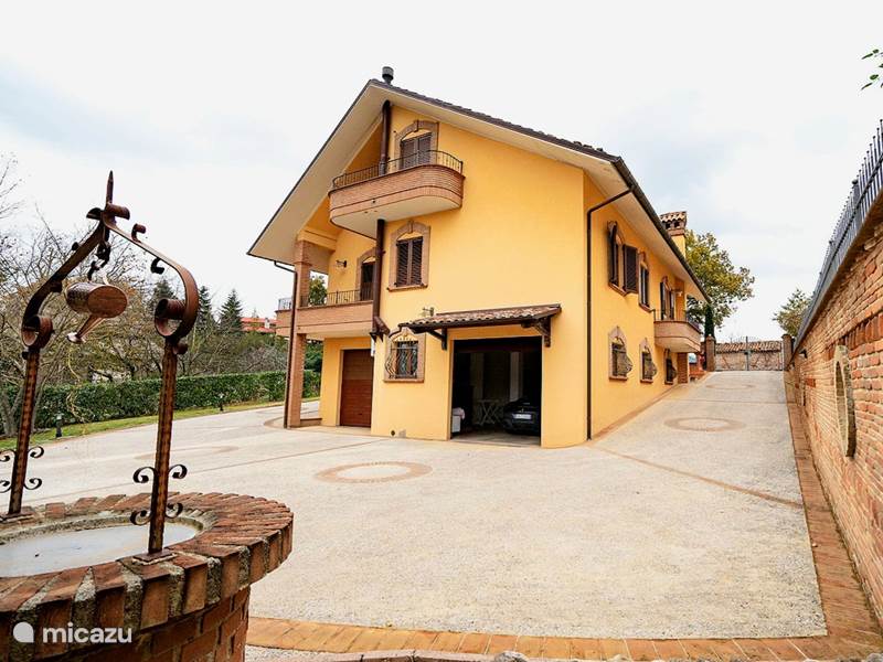 Villa zum Verkauf über San Donato