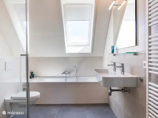 Comprar una casa vacacional en Países Bajos, Frise, Noardburgum - Villa de agua independiente Kingfisher