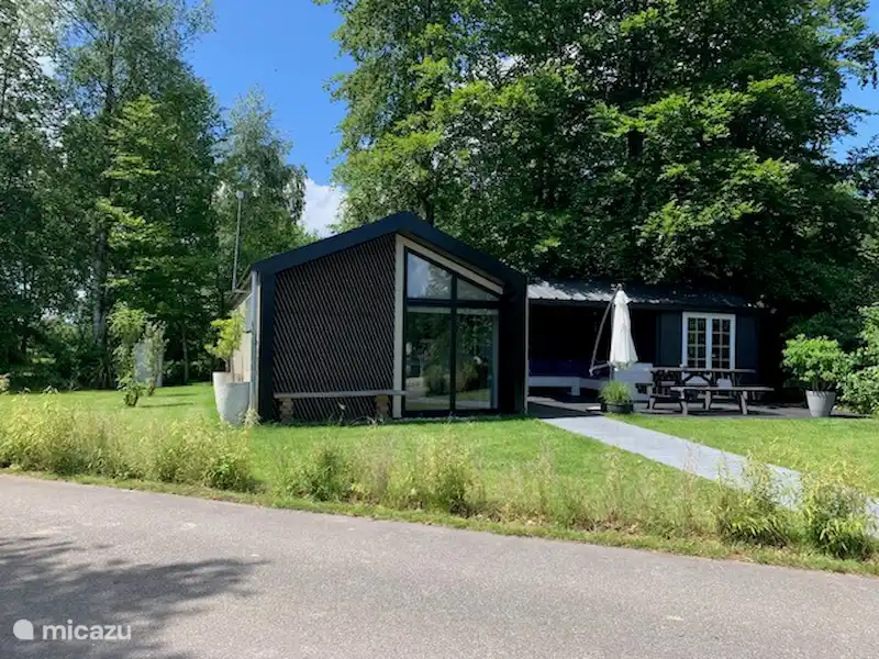 Acheter une location de vacances Pays-Bas, Frise, Oosterwolde – maison de vacances Chalet de luxe au bord du lac Oosterwolde FR Acheter une location de vacances Pays-Bas, Frise, Oosterwolde – maison de vacances Chalet de luxe au bord du lac Oosterwolde FR