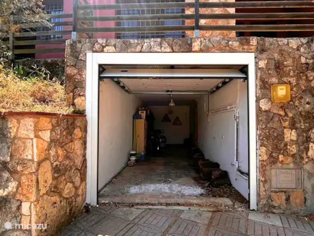 Comprar una chalet en España, Costa Brava, Santa Cristina d'Aro - Chalet con jardín y piscina