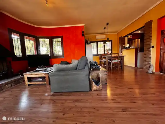 Comprar una chalet en España, Costa Brava, Santa Cristina d'Aro - Chalet con jardín y piscina