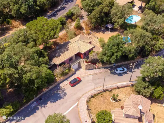 Comprar una chalet en España, Costa Brava, Santa Cristina d'Aro - Chalet con jardín y piscina