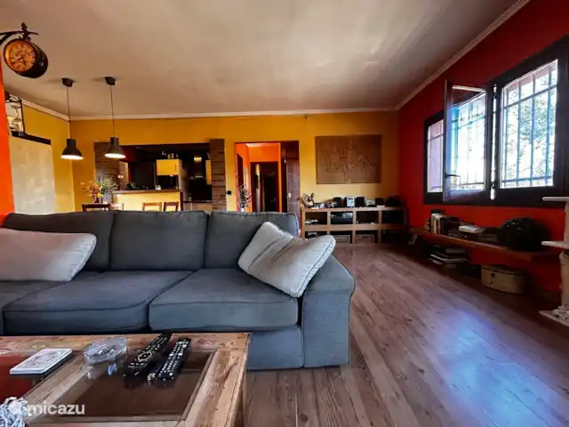 Comprar una chalet en España, Costa Brava, Santa Cristina d'Aro - Chalet con jardín y piscina