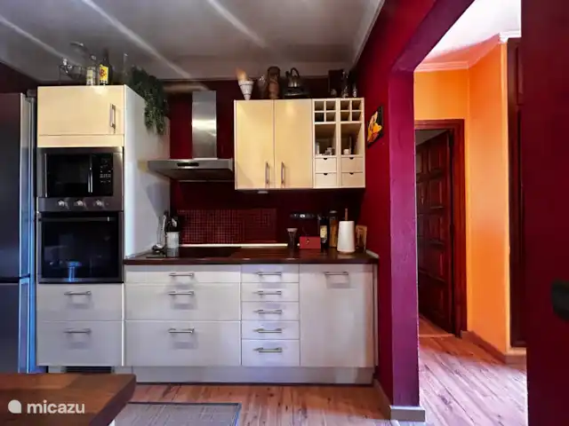 Comprar una chalet en España, Costa Brava, Santa Cristina d'Aro - Chalet con jardín y piscina