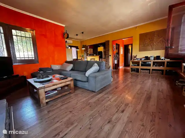 Comprar una chalet en España, Costa Brava, Santa Cristina d'Aro - Chalet con jardín y piscina