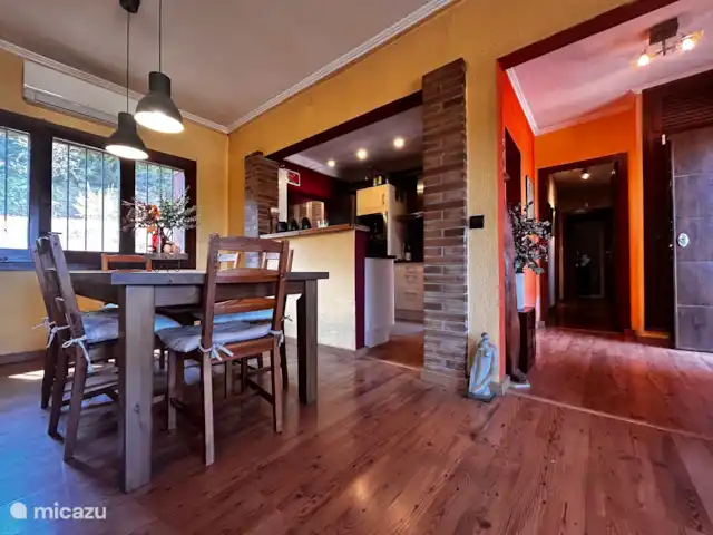 Comprar una chalet en España, Costa Brava, Santa Cristina d'Aro - Chalet con jardín y piscina