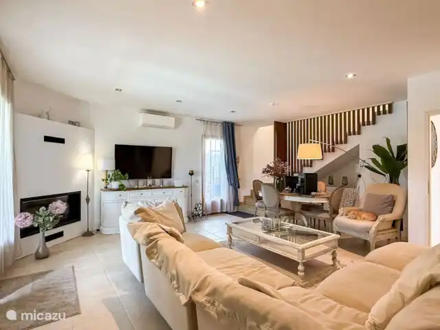 Comprar una villa en España, Costa Brava, Calonge - Casa en urbanización Mas Pere