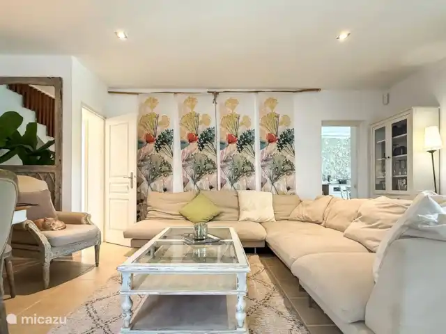 Comprar una villa en España, Costa Brava, Calonge - Casa en urbanización Mas Pere