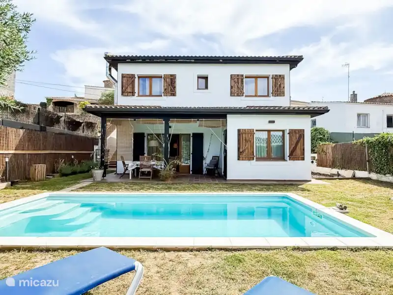 Comprar una villa en España, Costa Brava, Calonge – Casa en urbanización Mas Pere Comprar una villa en España, Costa Brava, Calonge – Casa en urbanización Mas Pere