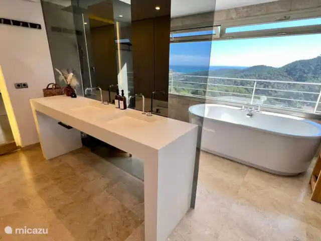 Villa met fantastisch uitzicht kopen in Spanje, Costa Brava, Sant Feliu de Guíxols - villa