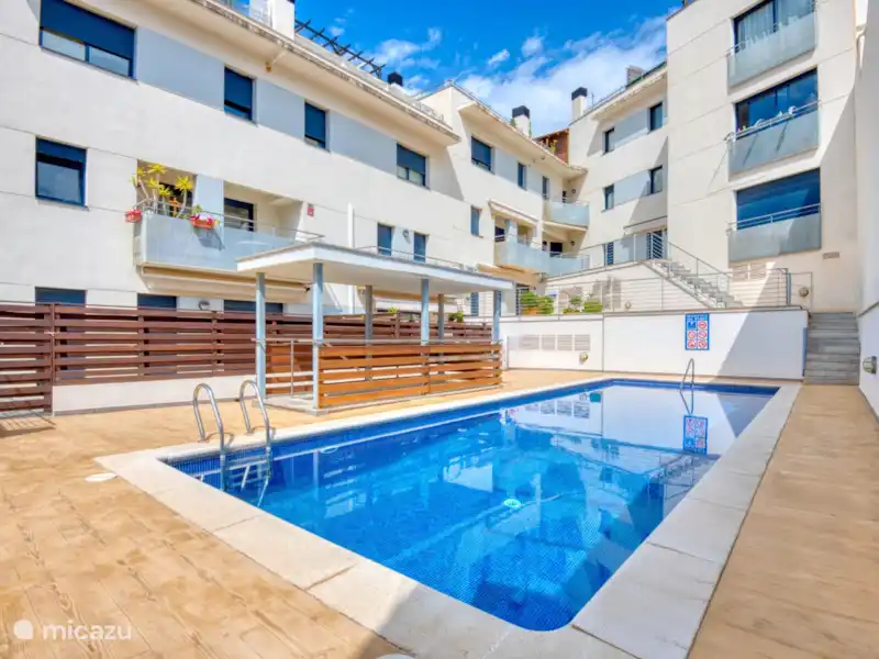 Comprar una penthouse en España, Costa Brava, San Felíu de Guixols – Ático con terraza y piscina Comprar una penthouse en España, Costa Brava, San Felíu de Guixols – Ático con terraza y piscina
