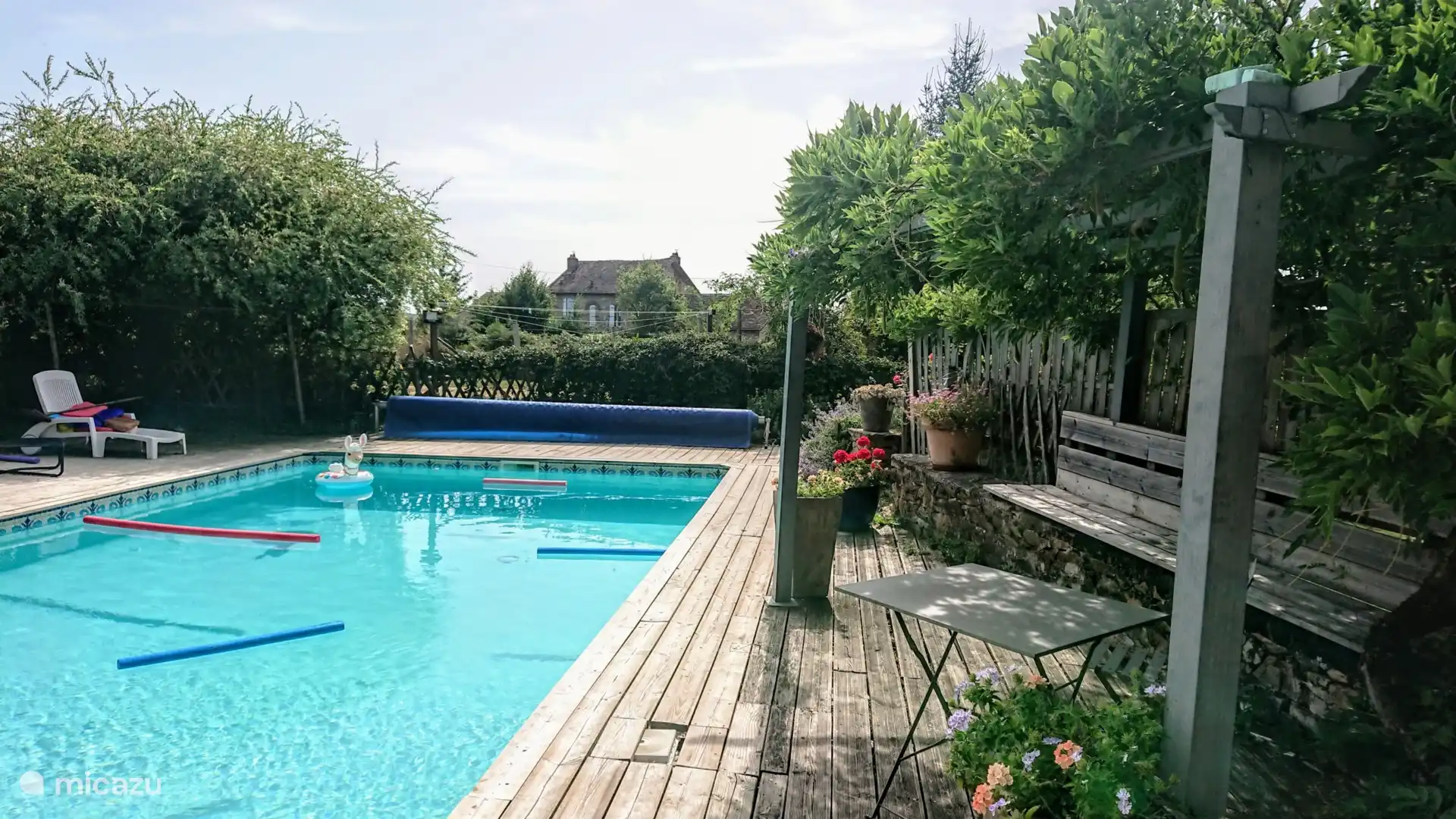  gîte / cottage for sale in France, Haute-Vienne, Saint-Priest-Ligoure – Large house, large gite, 1 studio