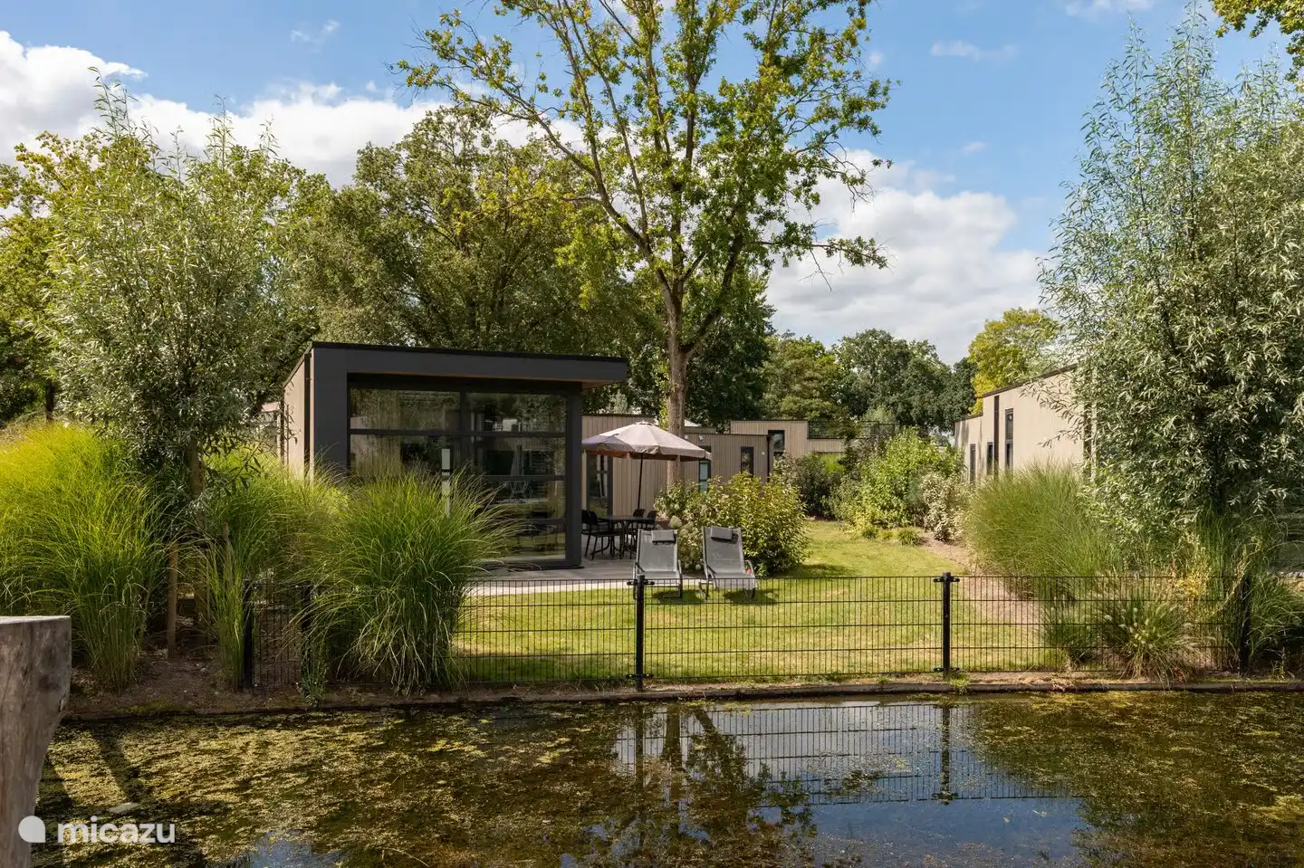 chalet kaufen in Hulshorst, Gelderland, Niederlande – Luxuriöses Ferienhaus am Wasser