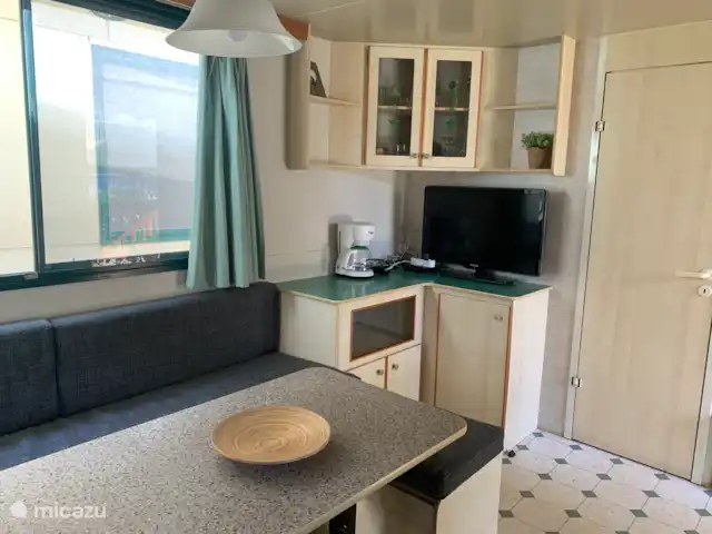 Comprar una mobil home / caravana en Italia – Chalet con aire acondicionado + terraza cubierta