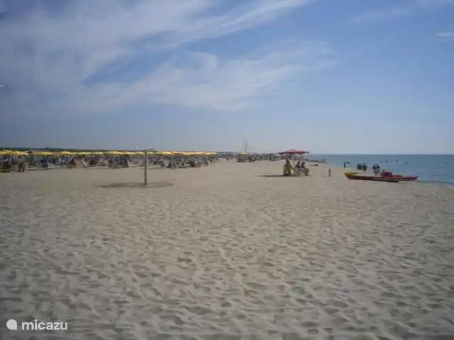 Comprar una mobil home / caravana en Italia – Chalet con aire acondicionado + terraza cubierta