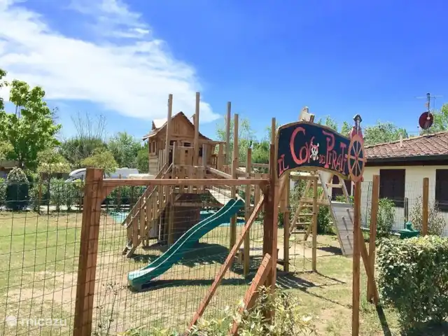 Comprar una mobil home / caravana en Italia – Chalet con aire acondicionado + terraza cubierta