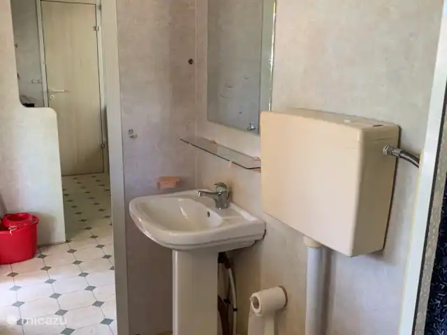 Comprar una mobil home / caravana en Italia – Chalet con aire acondicionado + terraza cubierta