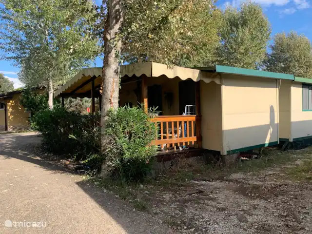 Comprar una mobil home / caravana en Italia – Chalet con aire acondicionado + terraza cubierta