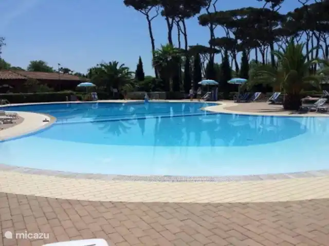 Comprar una mobil home / caravana en Italia – Chalet con aire acondicionado + terraza cubierta