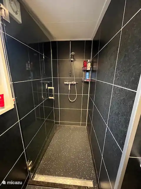 Large walk-in shower 0.9x1.2 with glass door