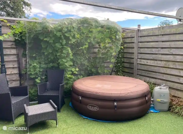 Private courtyard garden 4x4 meters