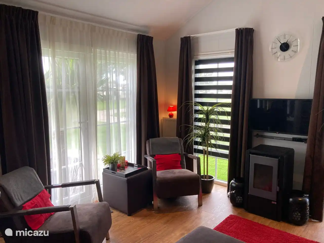 2 Armchairs and 2 patio doors