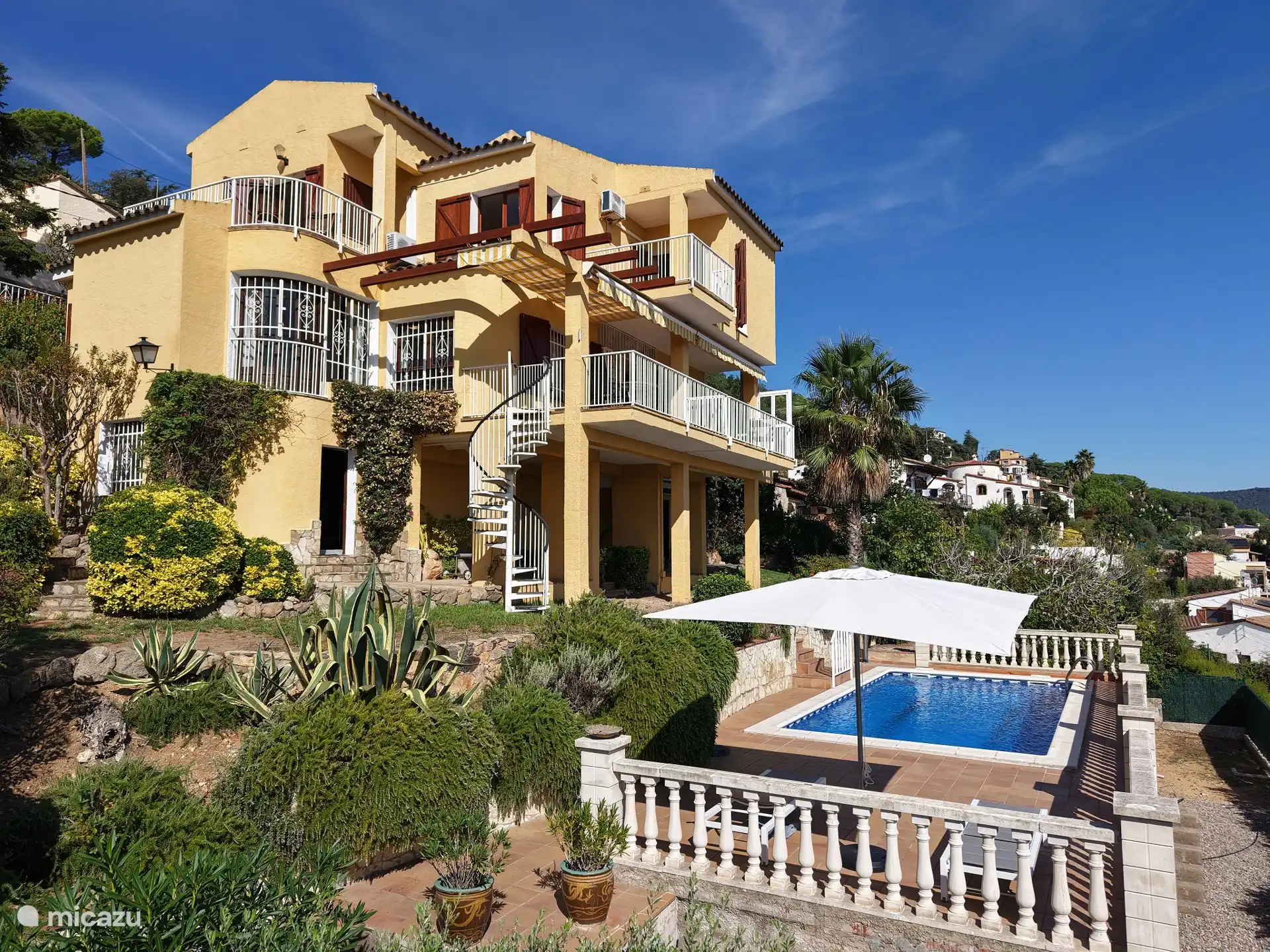 villa kaufen in Costa Brava, Spanien – Villa mit Aussicht, in der Nähe des Dorfes