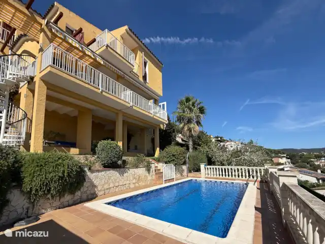 Comprar una villa en España, Costa Brava, Calonge - Villa con vistas, cerca del pueblo
