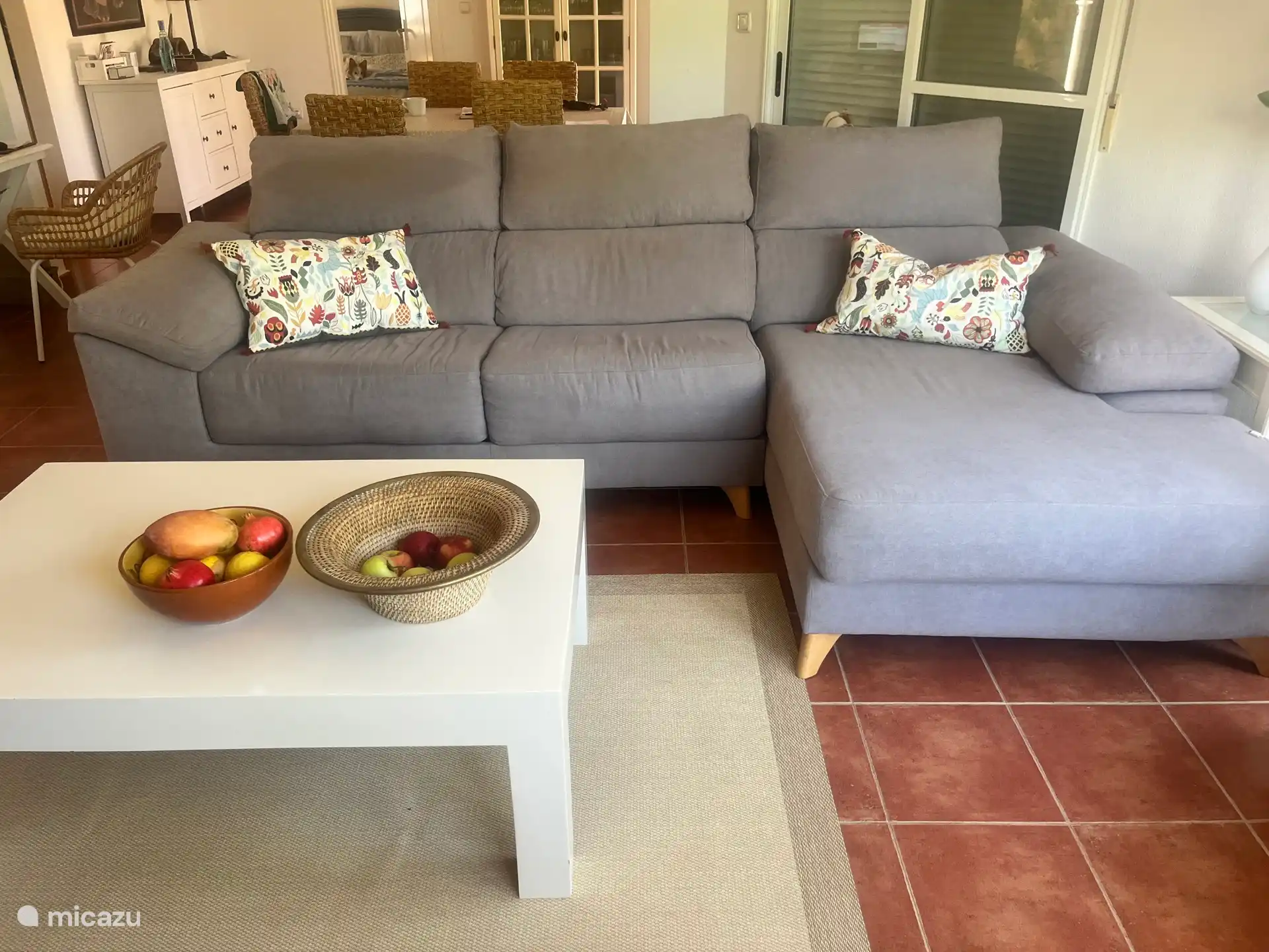 Lounge mit Schlafsofa