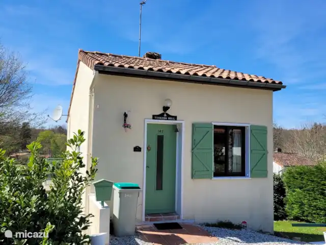 Acheter une villa | France, Charente, Écuras - Villa individuelle à Village le Chat Bienvenue ! Une grande place de parking privée juste devant votre porte d'entrée