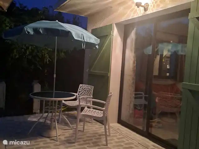 Acheter une villa | France, Charente, Écuras - Villa individuelle à Village le Chat Profitez également de la soirée en terrasse