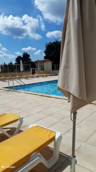 Sunbeds and parasols are available free of charge at the lovely swimming pool