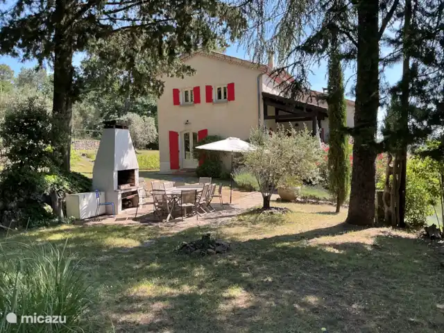 Ruime villa met groot zwembad  kopen in Frankrijk, Ardèche, Chassiers - villa