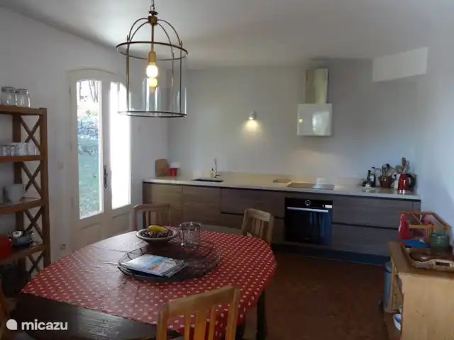 Ruime villa met groot zwembad  kopen in Frankrijk, Ardèche, Chassiers - villa