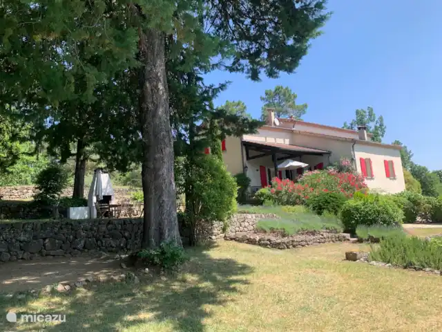 Ruime villa met groot zwembad  kopen in Frankrijk, Ardèche, Chassiers - villa Ruime villa met groot zwembad  kopen in Frankrijk, Ardèche, Chassiers - villa