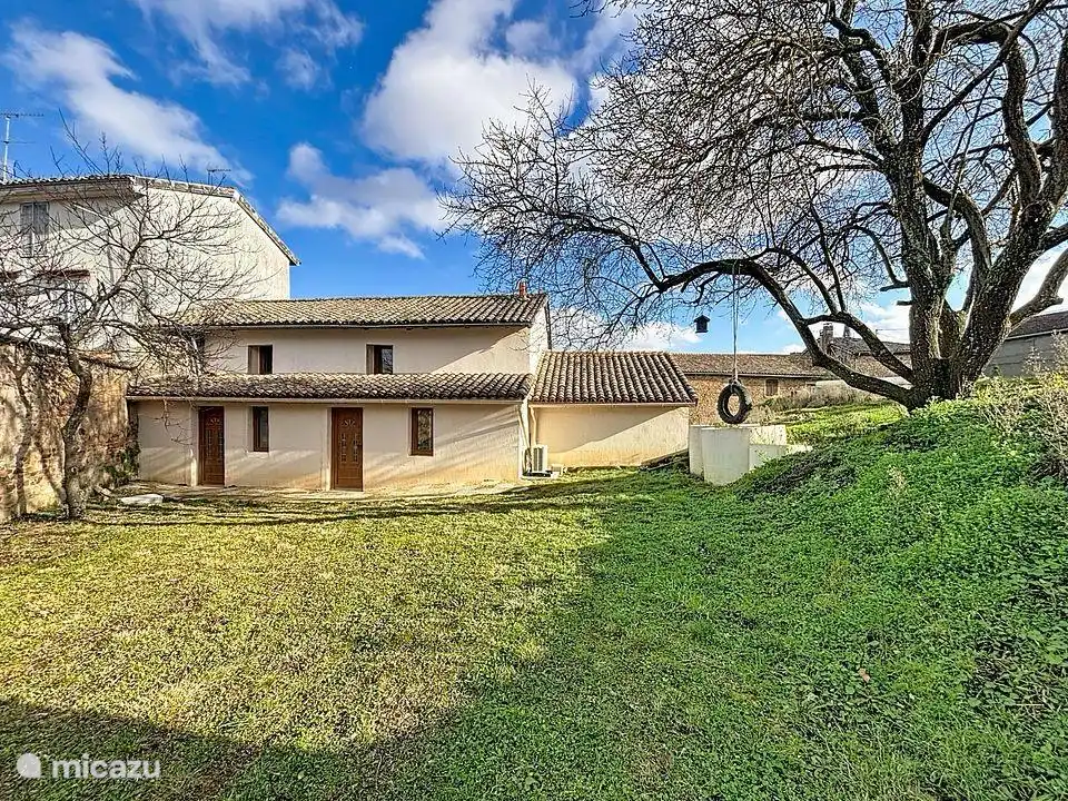 Acheter une villa | France, Saône-et-Loire, Anost - Maison & gîtes Saint-Amour-Bellevue