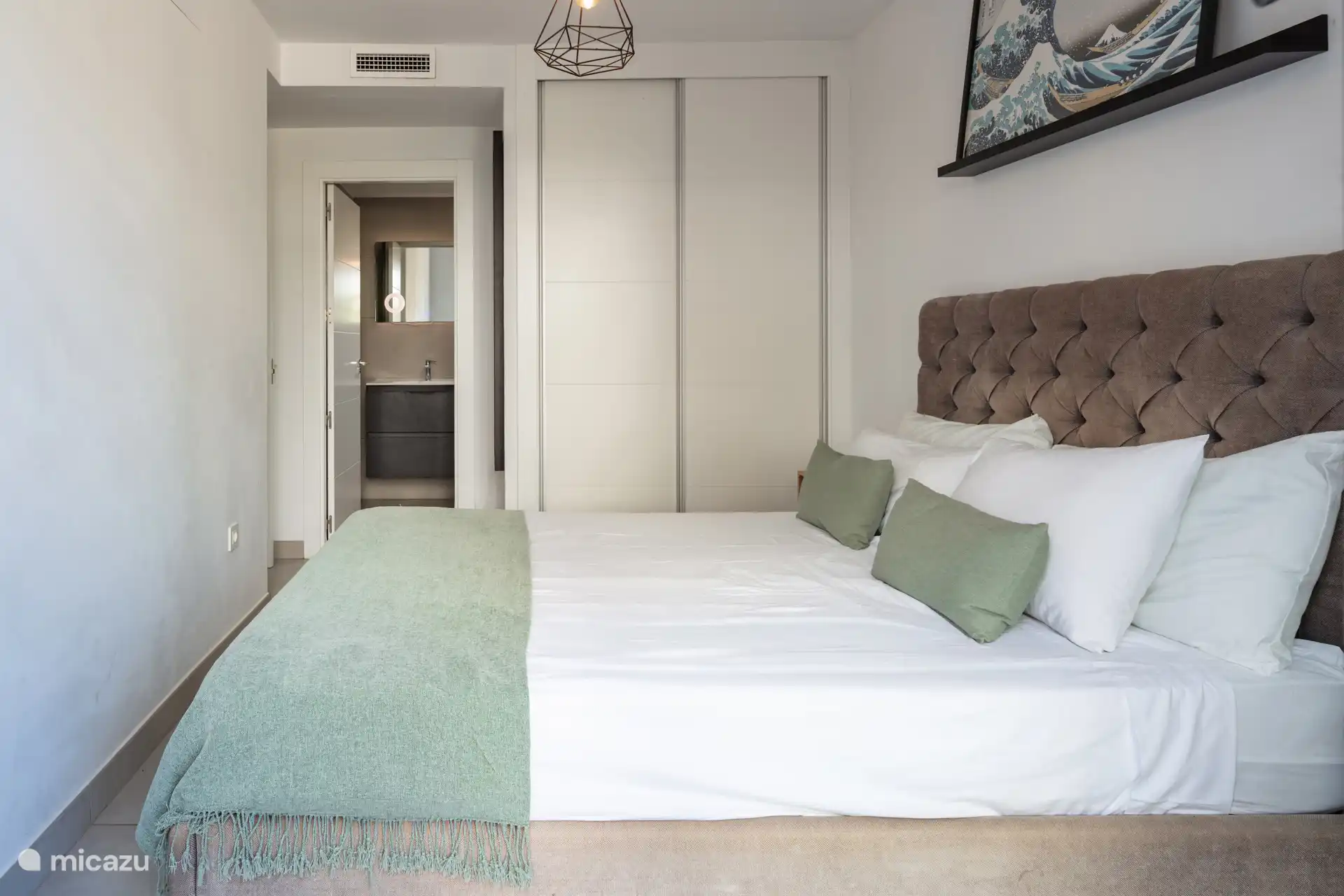 Schlafzimmer mit eigenem Bad