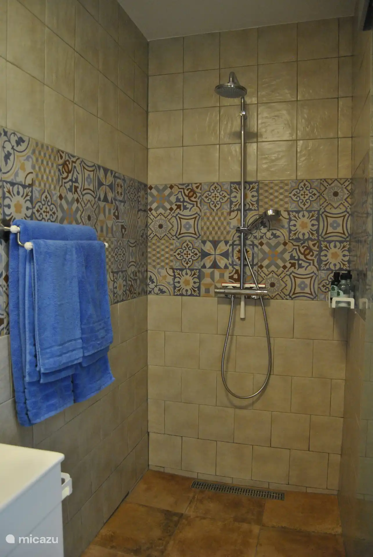 Bathroom of one of the studios.