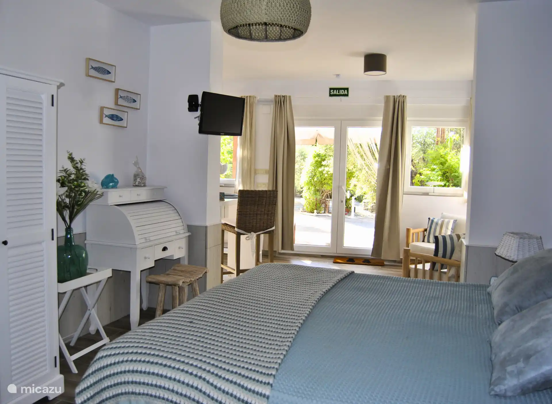 Studio in the middle of the basement.