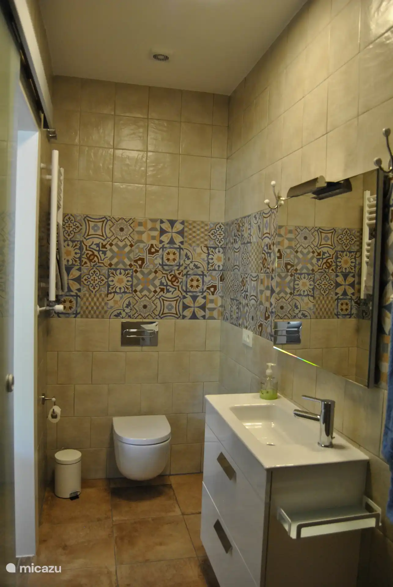 Bathroom of one of the studios.
