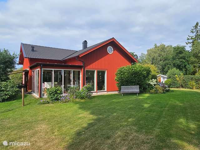 Vakantiehuis kopen in Zweden – villa Woning direct aan strand in Zweden