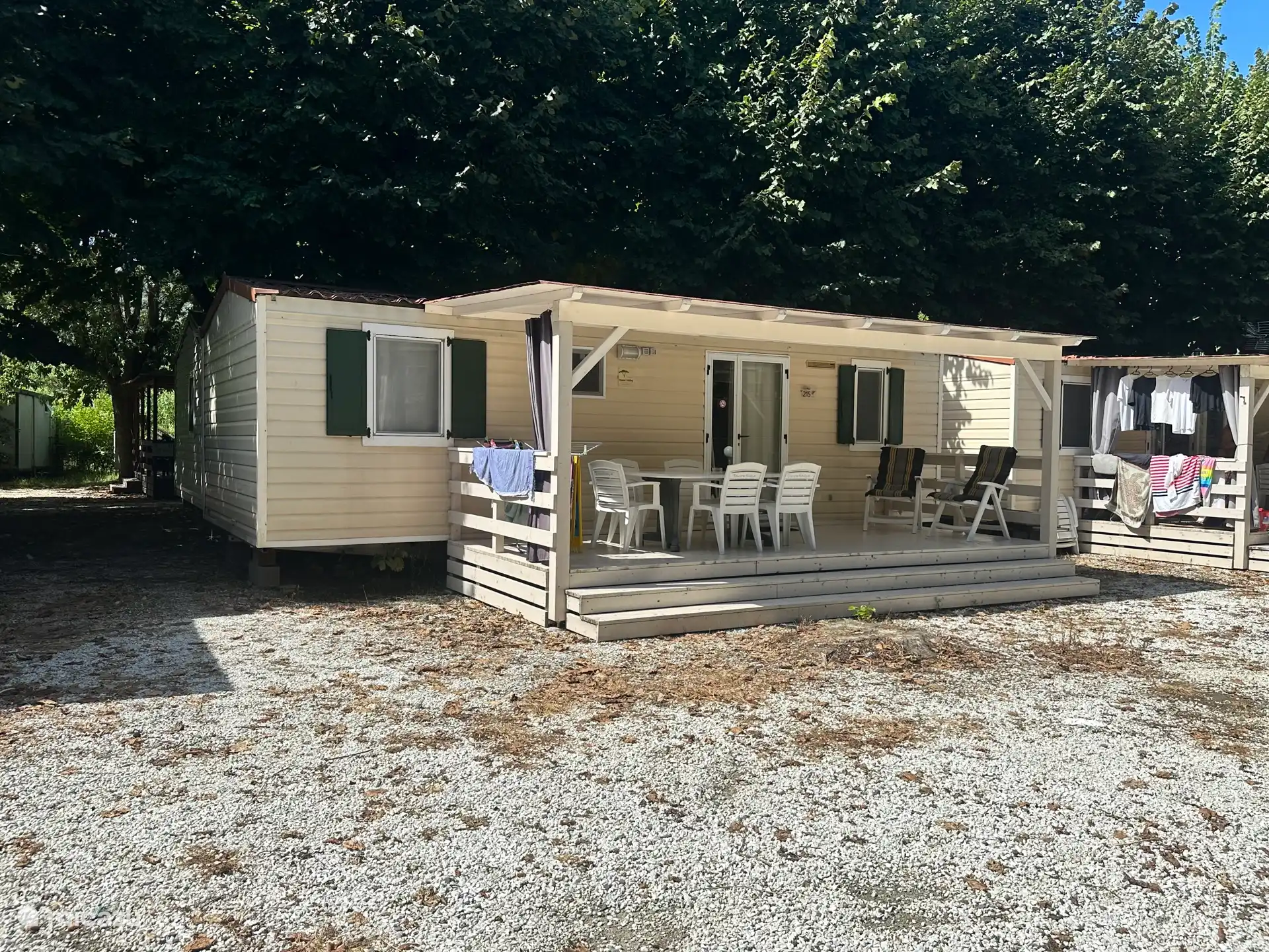 stacaravan kopen in Ligurië, Italië – Grote stacaravan 9x4 plus veranda