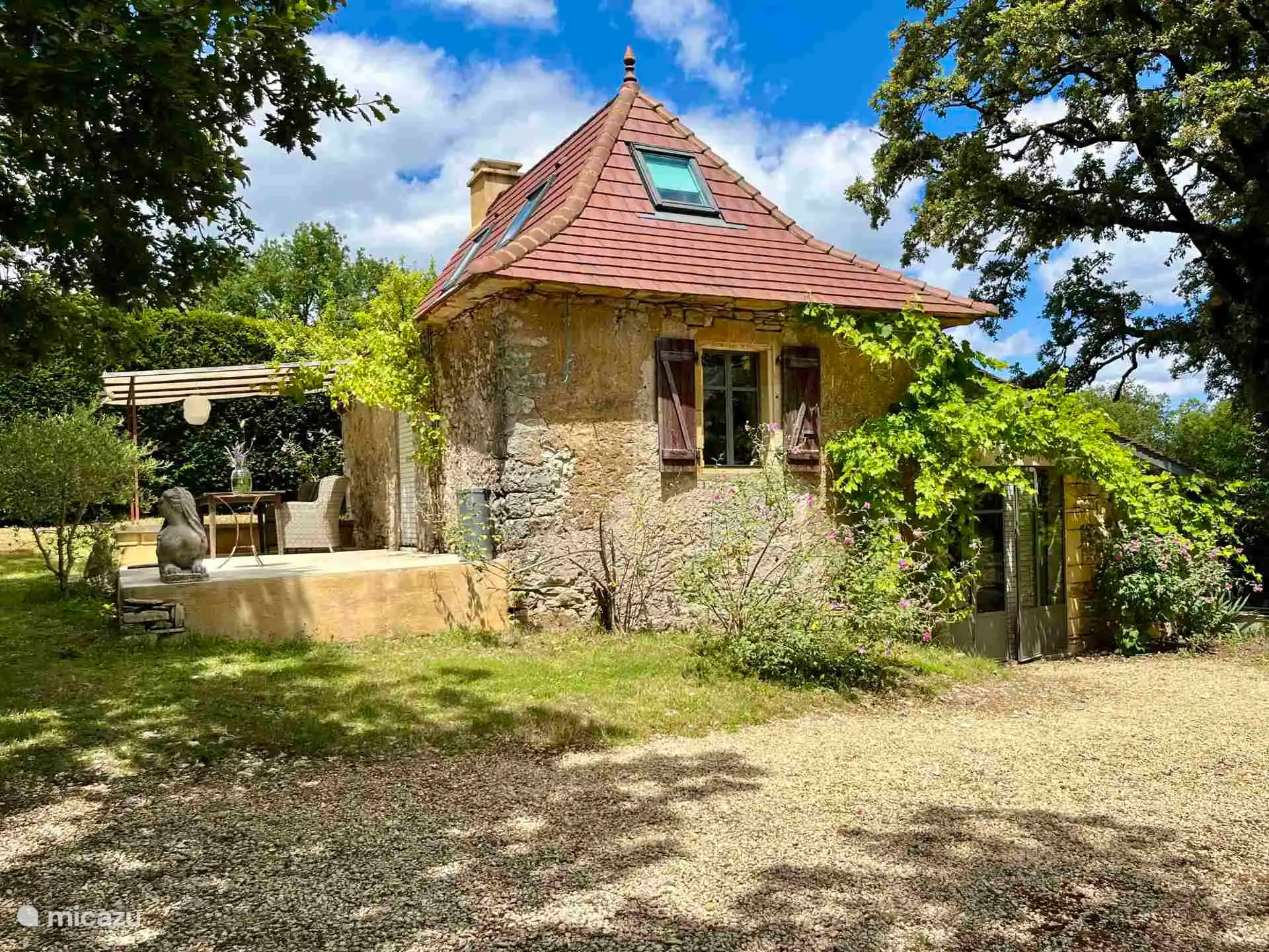 vrijstaande gite met veel binnen ruimte